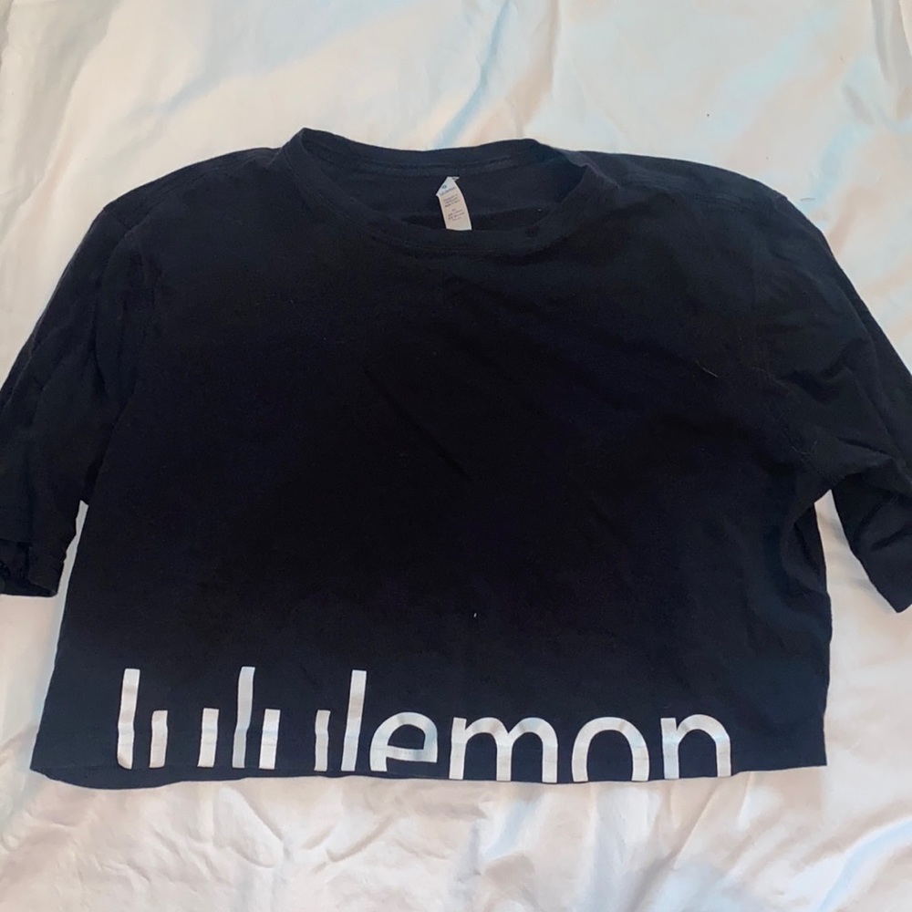 Lululemon black cropped athletic top size 4